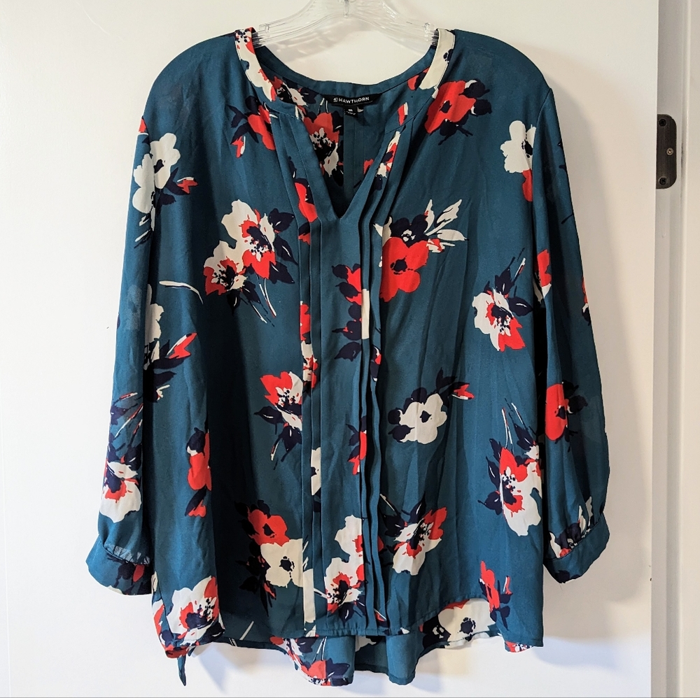 41 Hawthorne Women's Plus XXL Blouse 3/4 Sleeves Pleated V Neck Tie Green Red